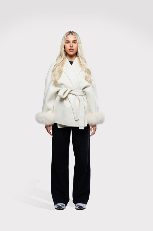 Manteau Ceinturé avec Manches en Fourrure